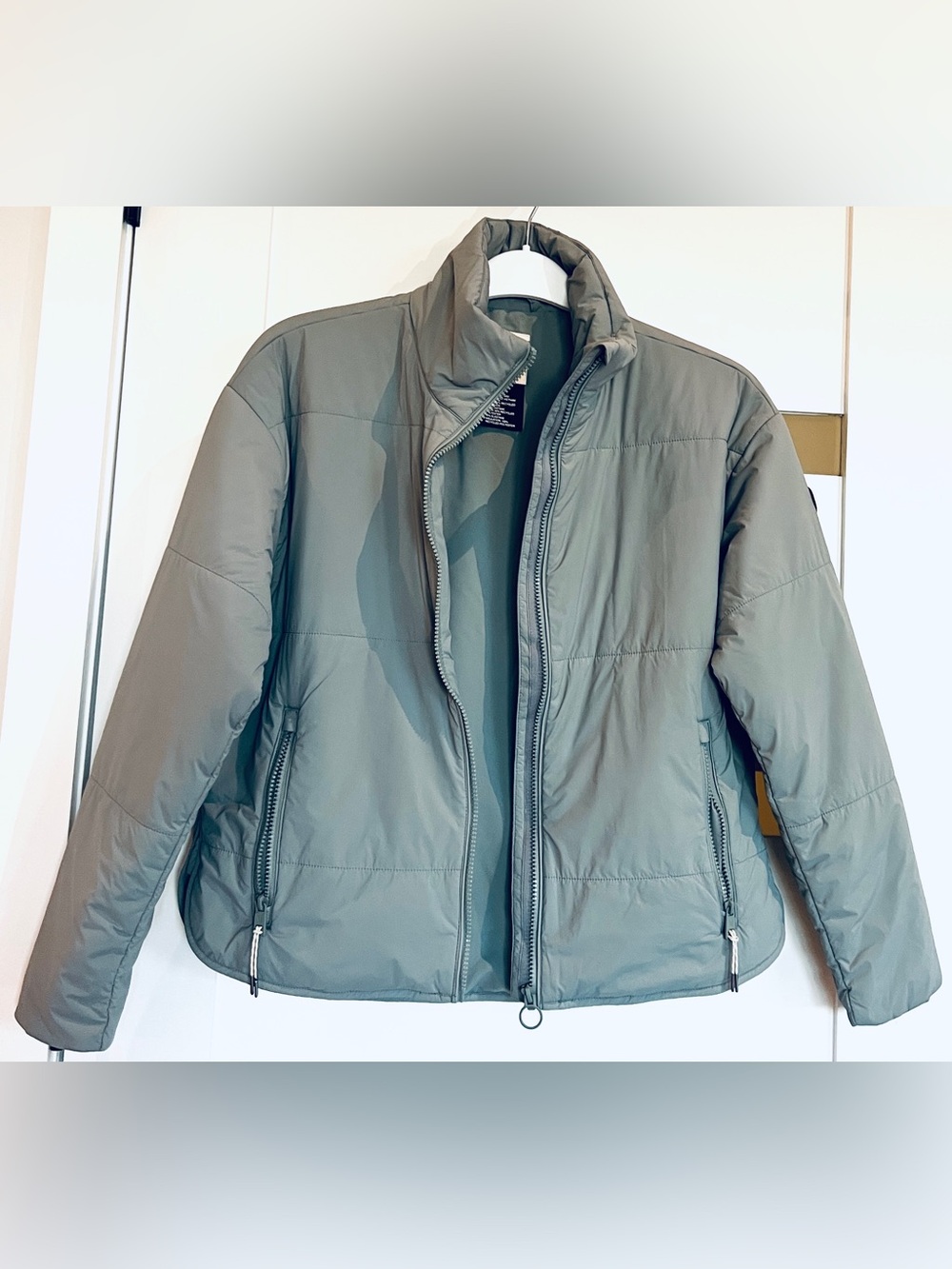 Vuori Women's Canyon Insulated Jacket Pale Blue XS - Picture 6 of 6
